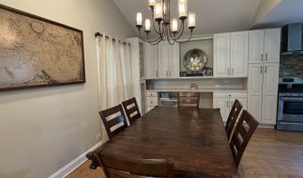 1550 W GOLDENGATE Dr, Addison, IL 60101