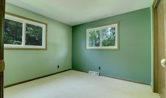 907 A Ave, Armstrong, IA 50514