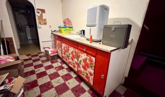 212 7th Ave NW, Bowman, ND 58623