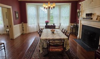 45 Woodlawn Ave 1, Bristol, RI 02809