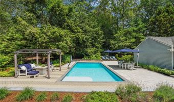 75 Walnut Dr, East Greenwich, RI 02818
