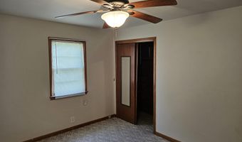 1115 S Carnation Dr, Aurora, MO 65605