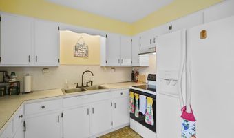 1315 Lake Dr, Ashland, OH 44805