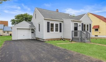 89 Center St, Evans, NY 14006