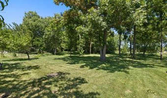 1760 W Whispering Ct, Addison, IL 60101