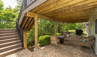 733 Castle Ridge Dr, Ballwin, MO 63021
