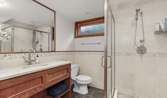6921 AYR Ln, Bethesda, MD 20817