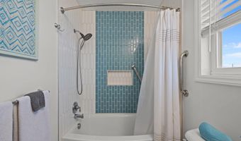 201 W Glenn St, Atlantic Beach, NC 28512