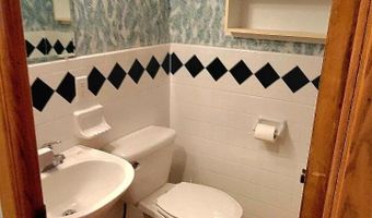 713 NE 3rd Ave, Aberdeen, SD 57401