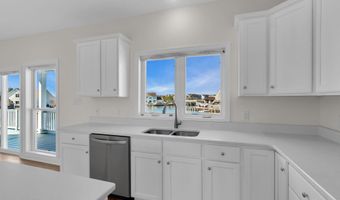 42 Carlyle Dr, Bayville, NJ 08721