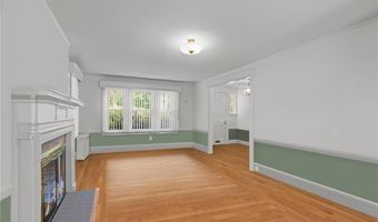 112 County Rd, Barrington, RI 02806