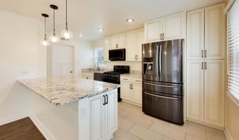 909 E Oakton St, Arlington Heights, IL 60004