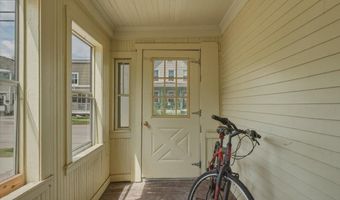 64 Hyde St, Burlington, VT 05401