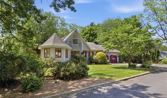 32 Briarwood Rd, Lincoln, RI 02865