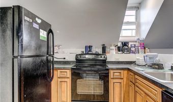 23 Stockholm St 2, Newport, RI 02840