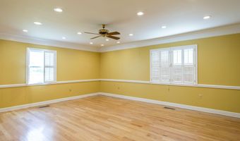 220 Lake Shore Dr, Alma, GA 31510