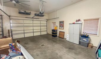 1408 Riverwood Dr, Bismarck, ND 58504