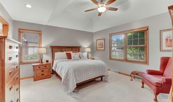 23 Gatehouse Ln, Amherst, NY 14051