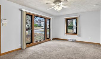 6919 Greenholly Dr, Affton, MO 63123