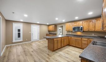 204 N Huber St, Anamosa, IA 52205