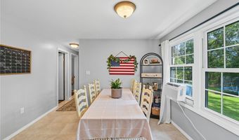 94 Maxson Hill Rd, Hopkinton, RI 02804