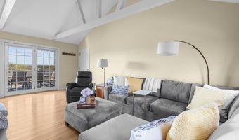 58 Lantern View Dr, Branford, CT 06405