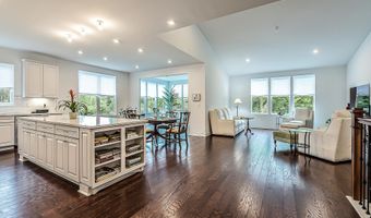 2448 Meadow Hills Dr, Ann Arbor, MI 48108