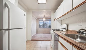 6631 WAKEFIELD Dr 319, Alexandria, VA 22307