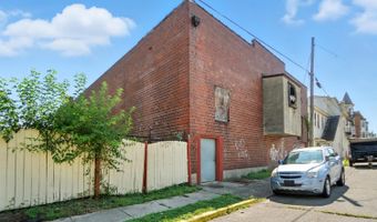 6105 Vine St, Cincinnati, OH 45216