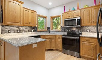2703 10th Ave SW, Austin, MN 55912