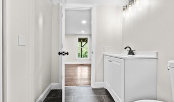23 Dominican Rd, Branford, CT 06405