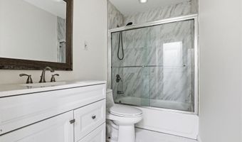816 Berkeley Ave, Beachwood, NJ 08722