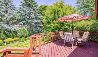 1334 W CLOVERDALE Dr, Appleton, WI 54914