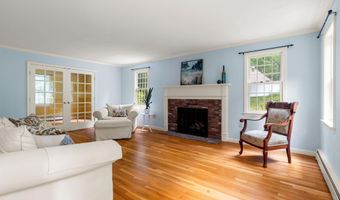 6 Winterberry Dr, Amherst, NH 03031