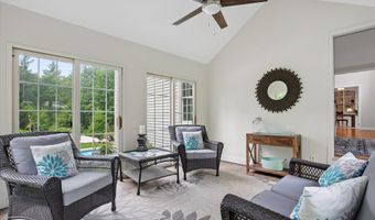 15 Strafford Ln, Bedford, NH 03110