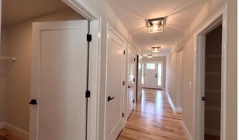 44 Edgewater Dr, Brentwood, NH 03833