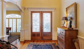 708 Town And Country Dr, Adel, GA 31620