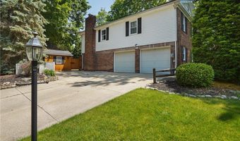 240 S Park Dr, Aurora, OH 44202
