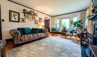 42 Mechanic St, North Smithfield, RI 02896