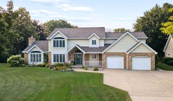 W2880 OAKRIDGE Drive, Appleton, WI 54915