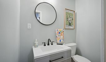 1208 7th St NW, Altoona, IA 50009