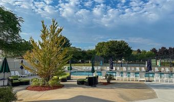 933 Williamsburg Cir, Warwick, RI 02886