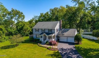 3 Fenway Dr, Albany, NY 12211