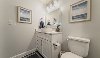 1203 Whispering Shrs, Vermilion, OH 44089