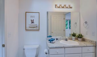 588 Green Rd, Ann Arbor, MI 48105