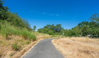 1416 Nighthawk Dr, Santa Rosa, CA 95409