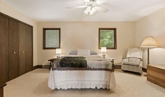 17646 S Ridgewood Dr, Arcadia, MI 49613