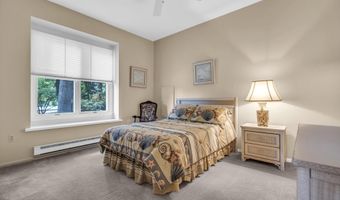 99 Holly Ln, Bayville, NJ 08721