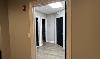 777 E Algonquin Rd, Algonquin, IL 60102