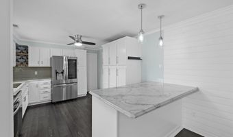110 Navarre Ct, Auburn, IN 46706